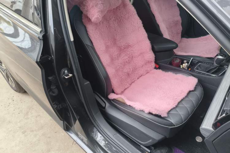 Used Volkswagen Sagitar 2023 300TSI DSG Excellence Edition Right Front Seat