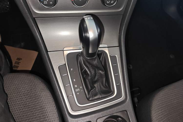 Used Volkswagen Golf 2016 230TSI Automatic Comfort Version
