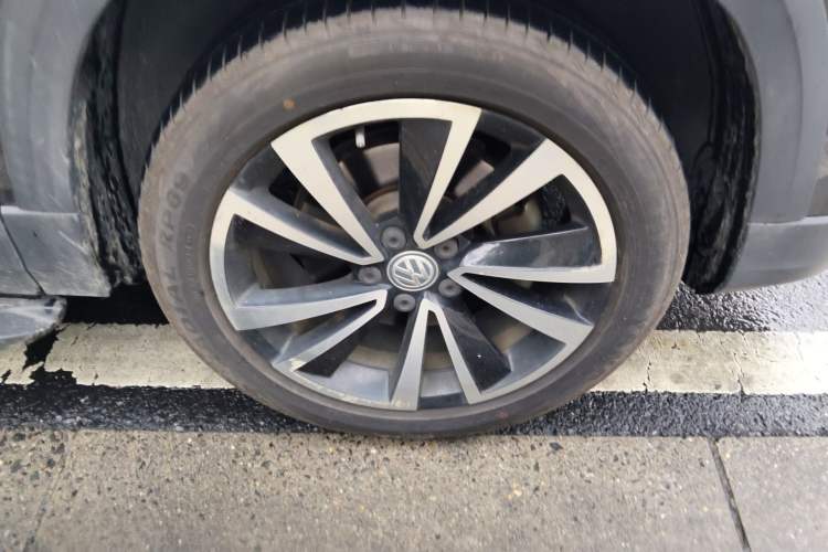 Used Volkswagen Tharu 2020 280TSI Two-Wheel Drive Luxury Plus Version China VI Standard Right Front Wheel Hub