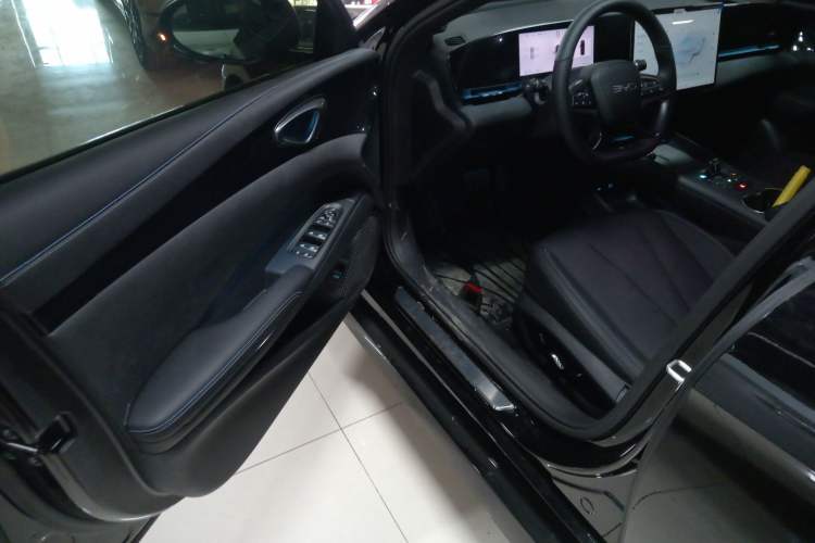 Used BYD Seal 2025 650 Zhihang Edition Interior 3