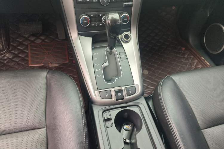 Used Chevrolet Captiva 2015 2.4L 4x4 Flagship Edition 7-Seater