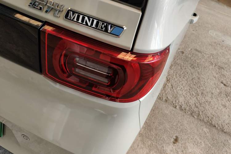 Used Wuling Hongguang MINIEV 2022 Macaron Premium Model – Lithium Iron Phosphate