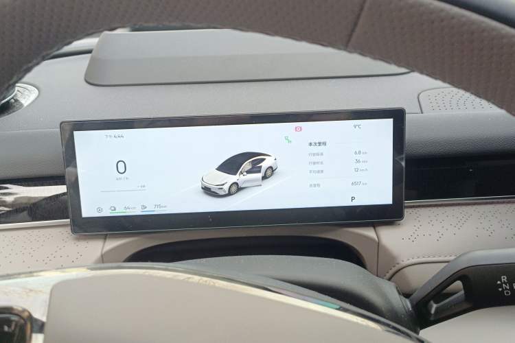 Used Geely Galaxy 8 2025 130km EM-P Starship Edition
