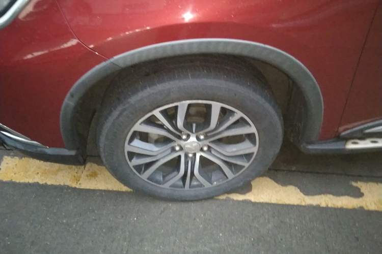 Used Mitsubishi Outlander 2016 2.4L 4x4 Luxury Edition 7-Seater Exterior 4