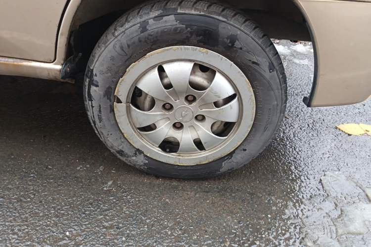 Used Jinbei Starfish A9 2011 1.0L Standard Edition Right Front Wheel Hub