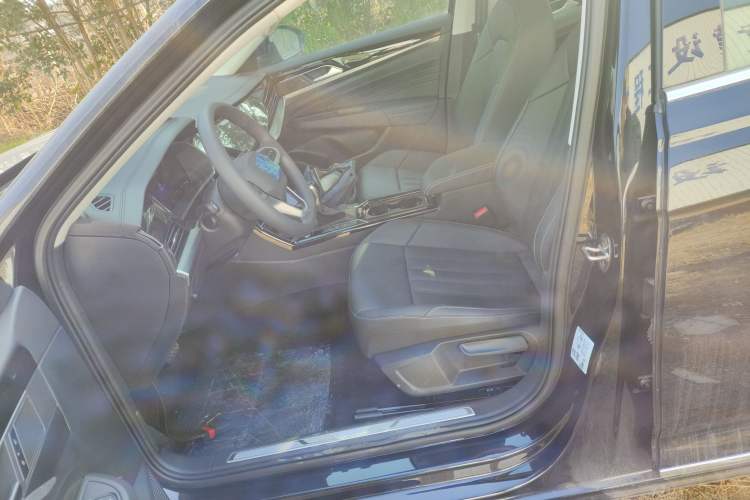 Used Volkswagen Passat New Energy 2025 430 PHEV Hybrid Business Edition Left Front Seat