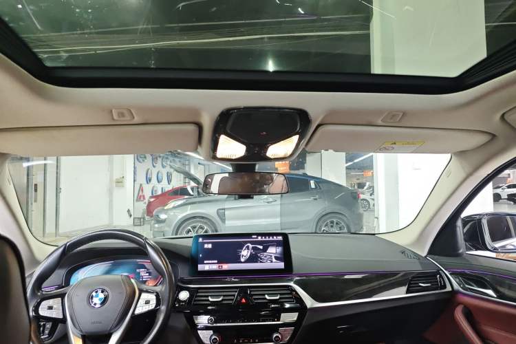 Used BMW 5 Series 2022 Second Facelift 525Li Luxury Package Headliner