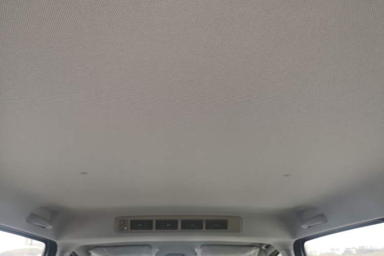 Used Wuling Hongguang New Energy 2025 Extended-Range Hybrid 50 km Standard Version
