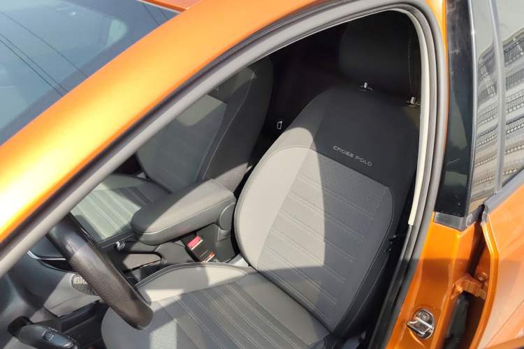 Used Volkswagen Polo 2014 1.6L Cross Polo Automatic Left Front Seat