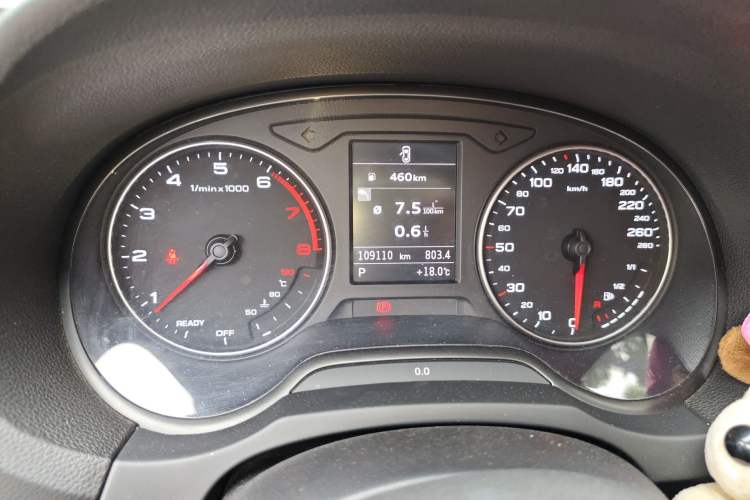 Used Audi A3 2016 Limousine 35 TFSI Style Edition Odometer Close Up