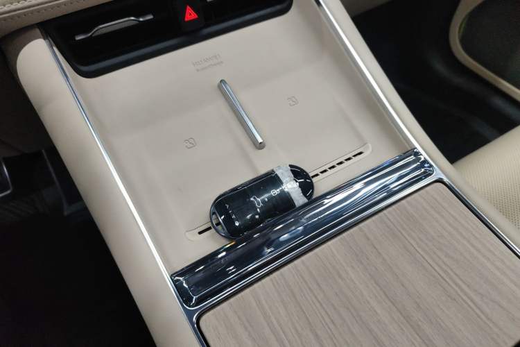 Used Hima AITO M5 2025 Extended-Range Ultra All-Wheel-Drive Version Interior 1