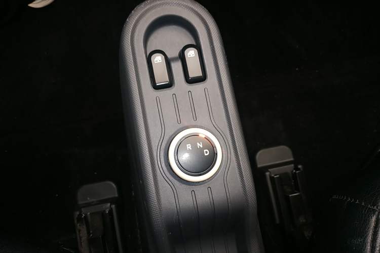 Used Wuling Hongguang MINIEV 2022 Macaron Premium Model – Lithium Iron Phosphate Gear Lever