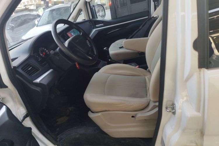 Used FORTHING Lingzhi 2022 Striving Version M5L 1.6L Base Model 7 Seats
