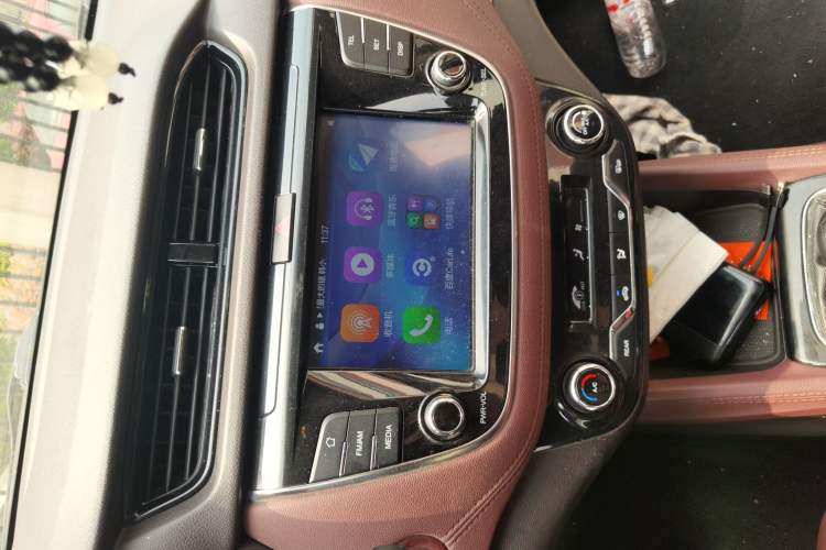 Used CHANGAN Lingxuan 2017 1.5T Manual Joyful & Happy Model Audio And AC Panel