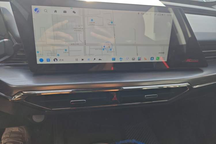 Used CHANGAN OSHAN Z6 2022 Blue Whale 1.5T DCT Smart Navigation Model