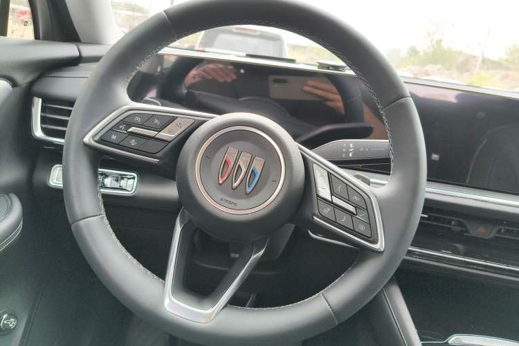 Used Buick Envision 2025 Encore Plus 28T Two-Wheel-Drive Platinum Edition