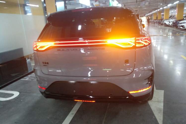 Used BYD Tang New Energy 2025 Model Smart Drive Version DM-i 175KM Deluxe Version Rear