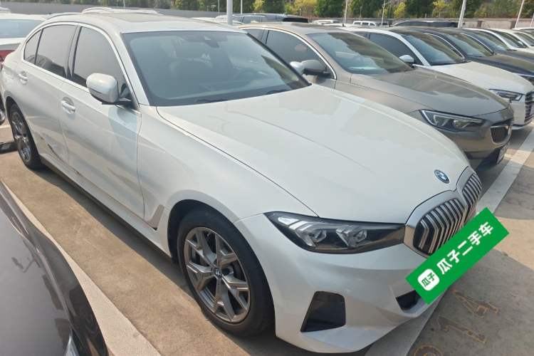 Used BMW i3 2022 eDrive 35 L Front Right 45 Deg