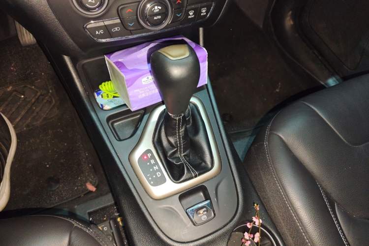 Used Jeep Cherokee 2017 2.0L Superior Edition
