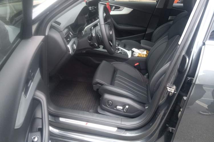 Used Audi A4L 2025 2 Million Units Enjoyment Version 40 TFSI Stylish and Dynamic Type Driver Seat