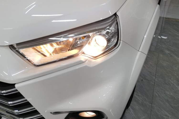 Used JMC Yusheng S350 2020 2.0T Automatic All-Wheel Drive Gasoline Comfort Edition Left Front Headlight