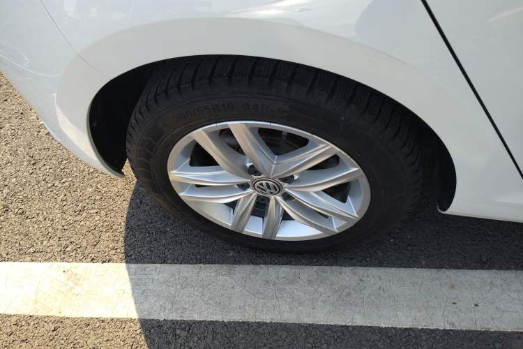 Used Volkswagen Golf 2019 280TSI DSG Comfort Version China V Standard Right Rear Wheel Hub