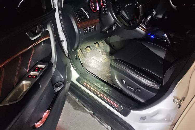 Used Haval H6 2015 Sport Edition 1.5T Manual Two-Wheel Drive Elite Model Driver Seat