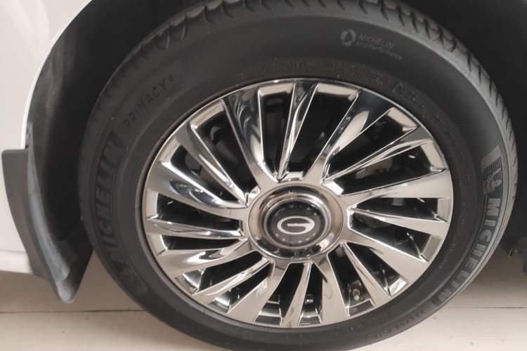 Used GAC Trumpchi M8 2023 Zongshi Series Dual-Motor Flagship Edition Right Rear Wheel Hub