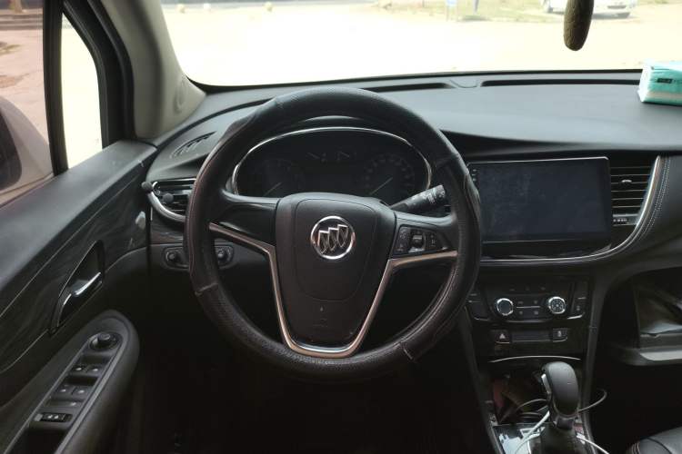 Used Buick Encore 2017 18T Automatic Two-Wheel Drive Urban Fashion Model Steering Wheel