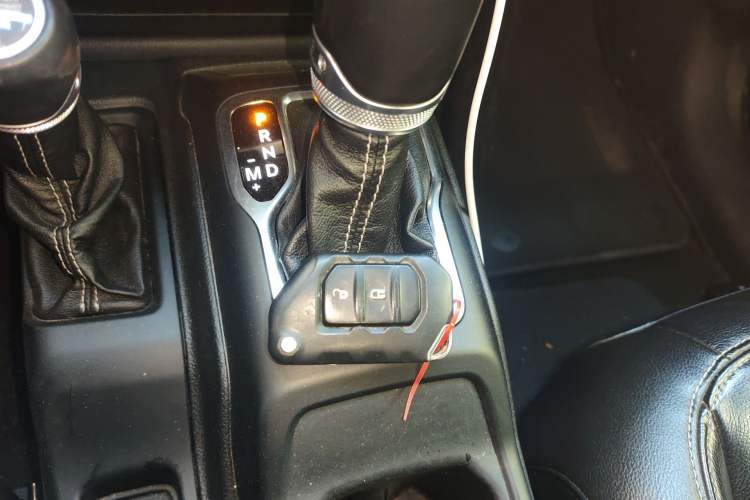 Used Jeep Wrangler 2019 2.0T Sahara Four-Door Version China VI Emission Standard