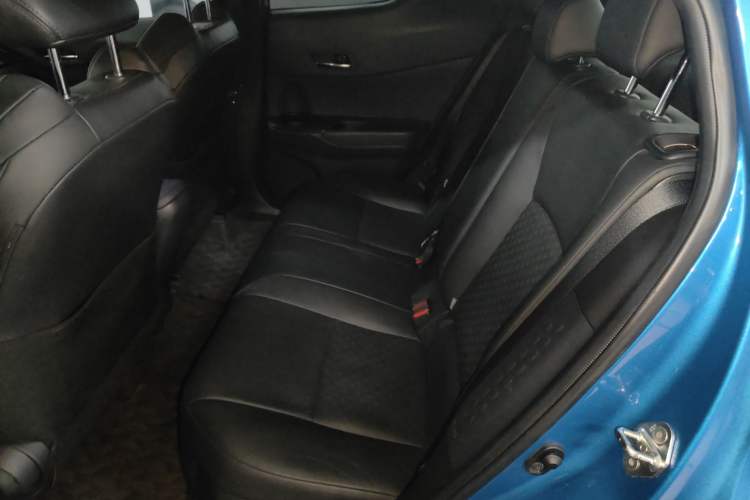 Used Toyota IZOA 2018 2.0L Yichi Version China VI Standard