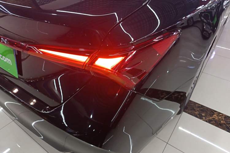 Used Toyota Avalon 2019 2.0L Luxury Edition China VI Standard