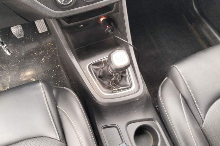 Used Baojun 360 2018 1.5L Manual Elite Version National V Gear Lever