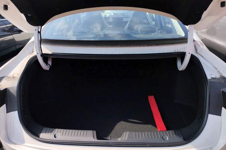 Used CHANGAN Eado 2025 Blue Whale 1.5T 500Bar Prestige Model
