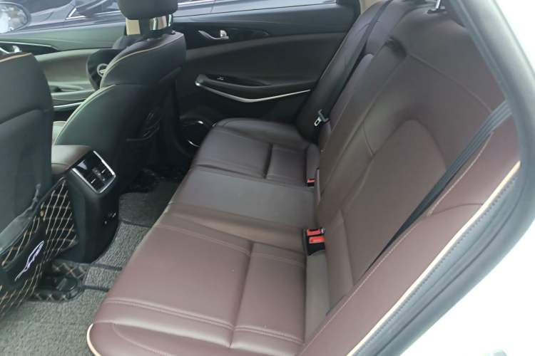 Used CHANGAN Raeton CC 2018 1.5T Automatic Haoya Model Guangmang Edition China V Standard Left Rear Seat