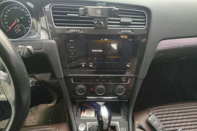 Used Volkswagen Golf 2020 Zhiai Edition 280TSI DSG Comfort Model Audio And AC Panel