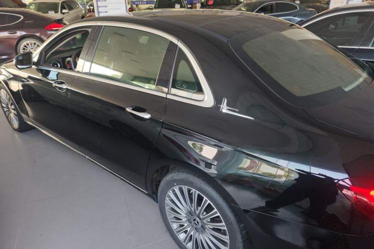 Used Mercedes-Benz E-Class 2021 E 300 L Stylish Model
