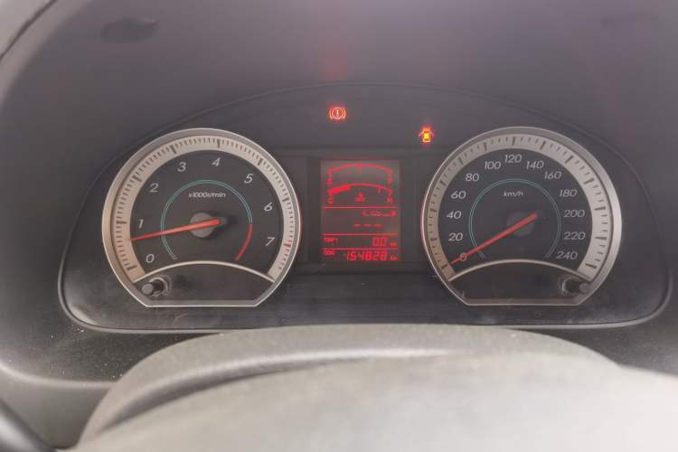 Used Bestune B50 2012 1.6L manual sunroof version
