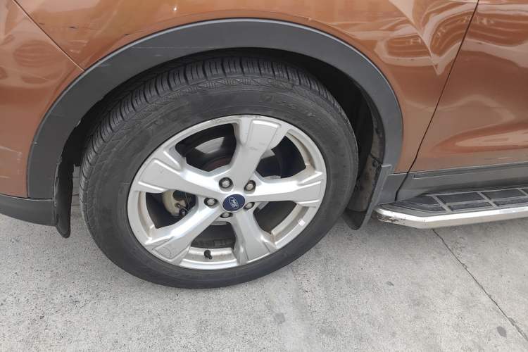 Used Ford Kuga 2017 EcoBoost 180 Two-Wheel-Drive Elite Trim Left Front Wheel Hub