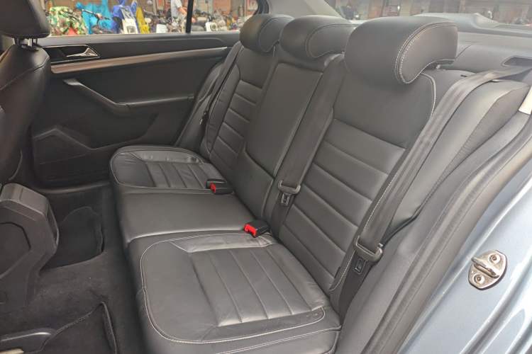 Used Volkswagen Lavida 2015 1.6L Automatic Fashion Edition