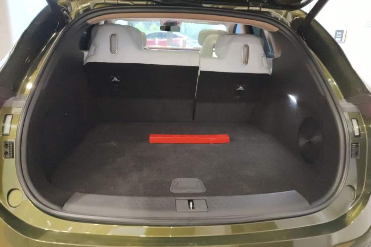 Used Avatr 07 2024 Ultra Range-Extended Four-Wheel Drive Trunk