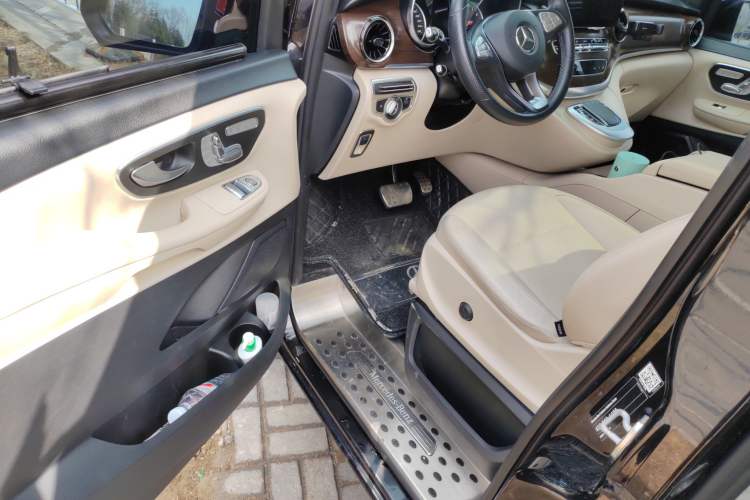 Used Mercedes-Benz V-Class 2021 V 260 Avantgarde Edition