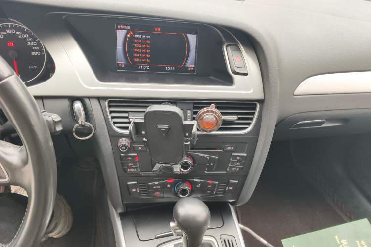 Used Audi A4L 2012 2.0 TFSI automatic standard version