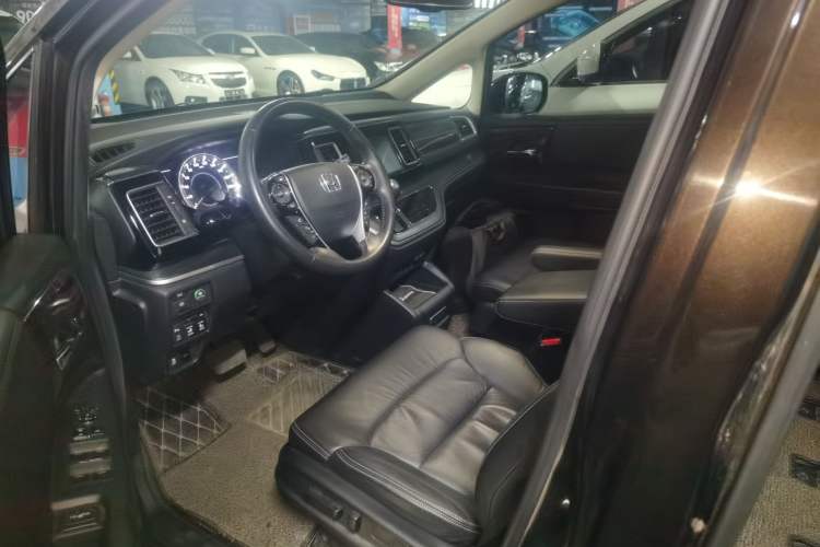 Used Honda Elysion 2016 2.4L Luxury Edition