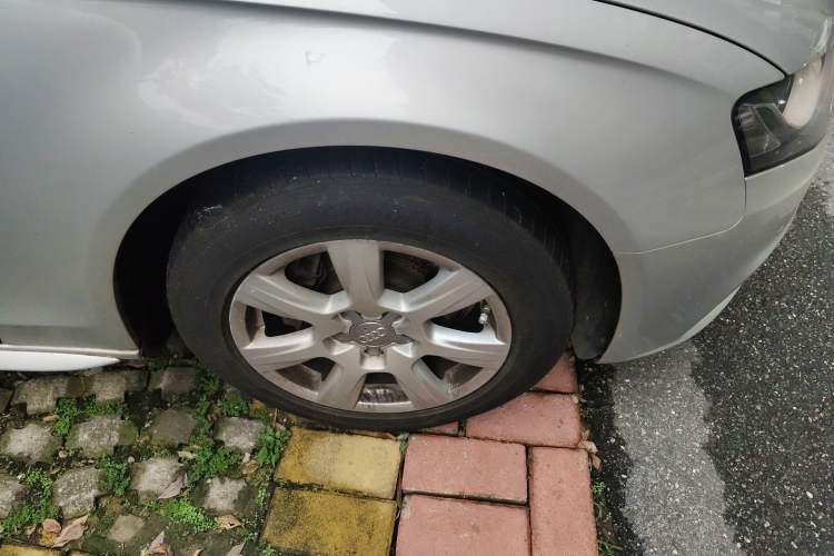 Used Audi A4L 2012 2.0 TFSI automatic standard version