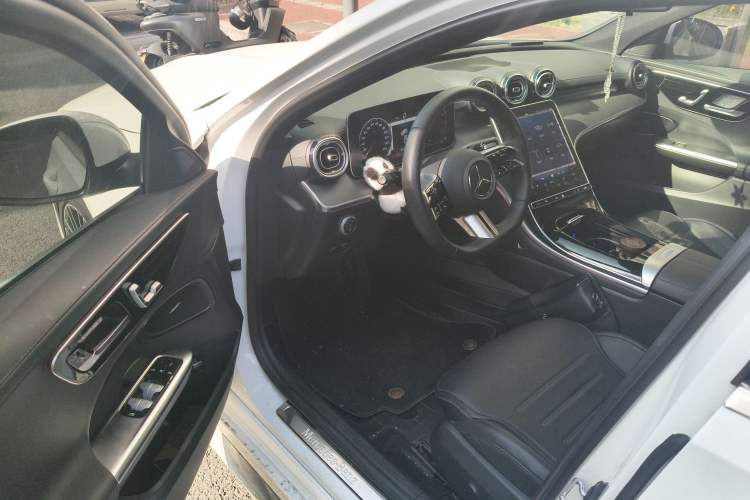 Used Mercedes-Benz C-Class 2023 Facelift C 260 L Driver Seat