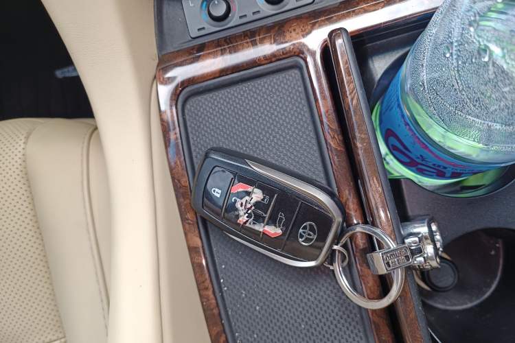 Used Toyota Alphard 2020 Dual-Engine 2.5L Luxury Edition Vehicle Key