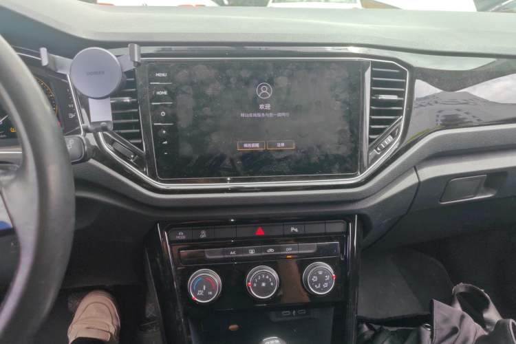 Used Volkswagen T-ROC 2022 280TSI DSG Two-Wheel Drive Comfort PLUS Audio And AC Panel