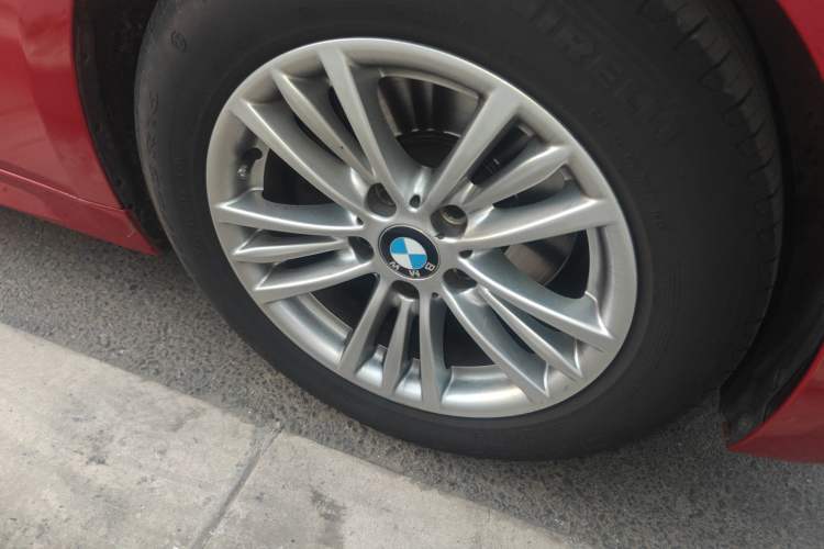 Used BMW 3 Series 2015 320Li Luxury Edition Fashion Model Right Front Wheel Hub