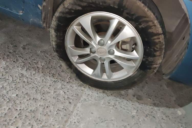 Used BYD F3 2015 Energy-Saving Edition 1.5L Manual Luxury Model Right Front Wheel Hub